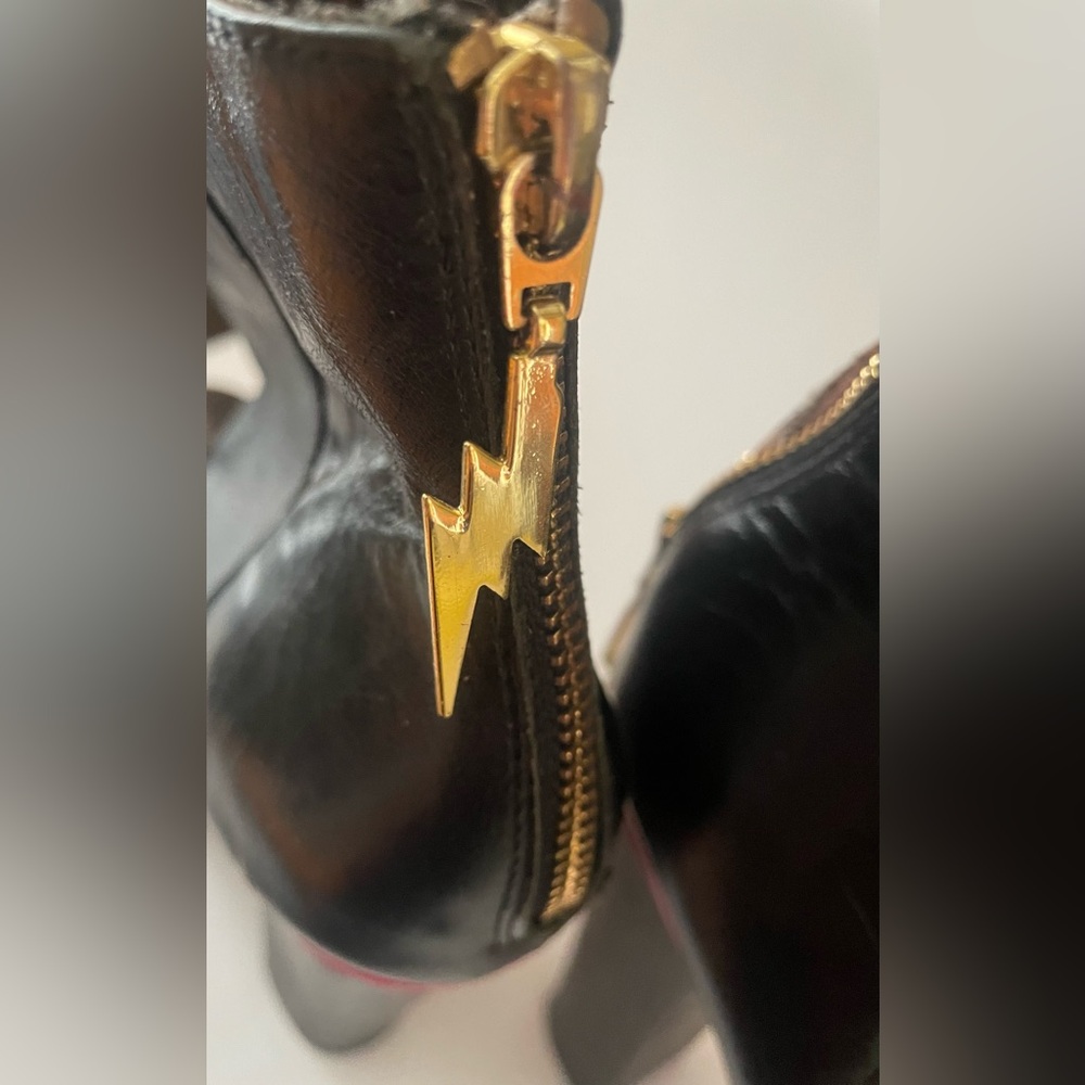 Betsey Johnson Fabulous Black Leather Ankle Boots with Pink Trim - Picture 14 of 15